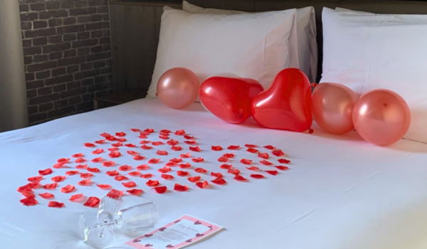 Romantisch Arrangement in Hotel Arsenaal. Vier de liefde.